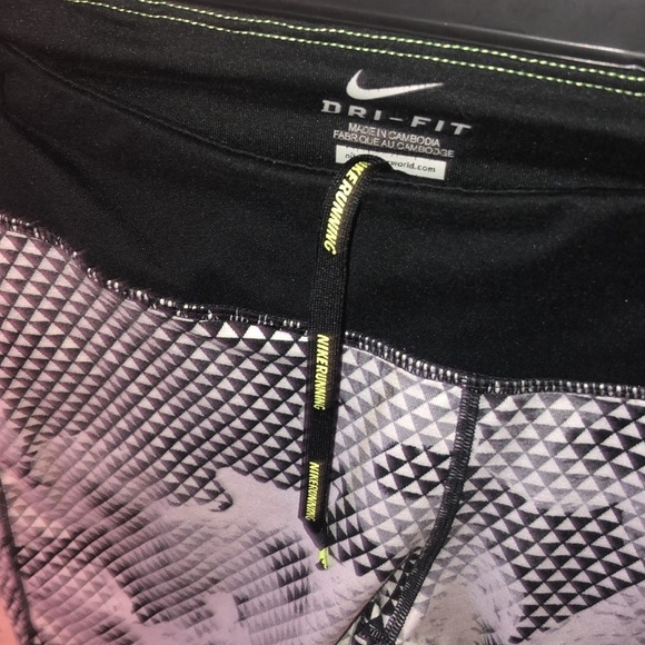 Nike dri-fit gray and black SPANDEX SHORTS sports shorts athletic wear medium - Picture 4 of 5